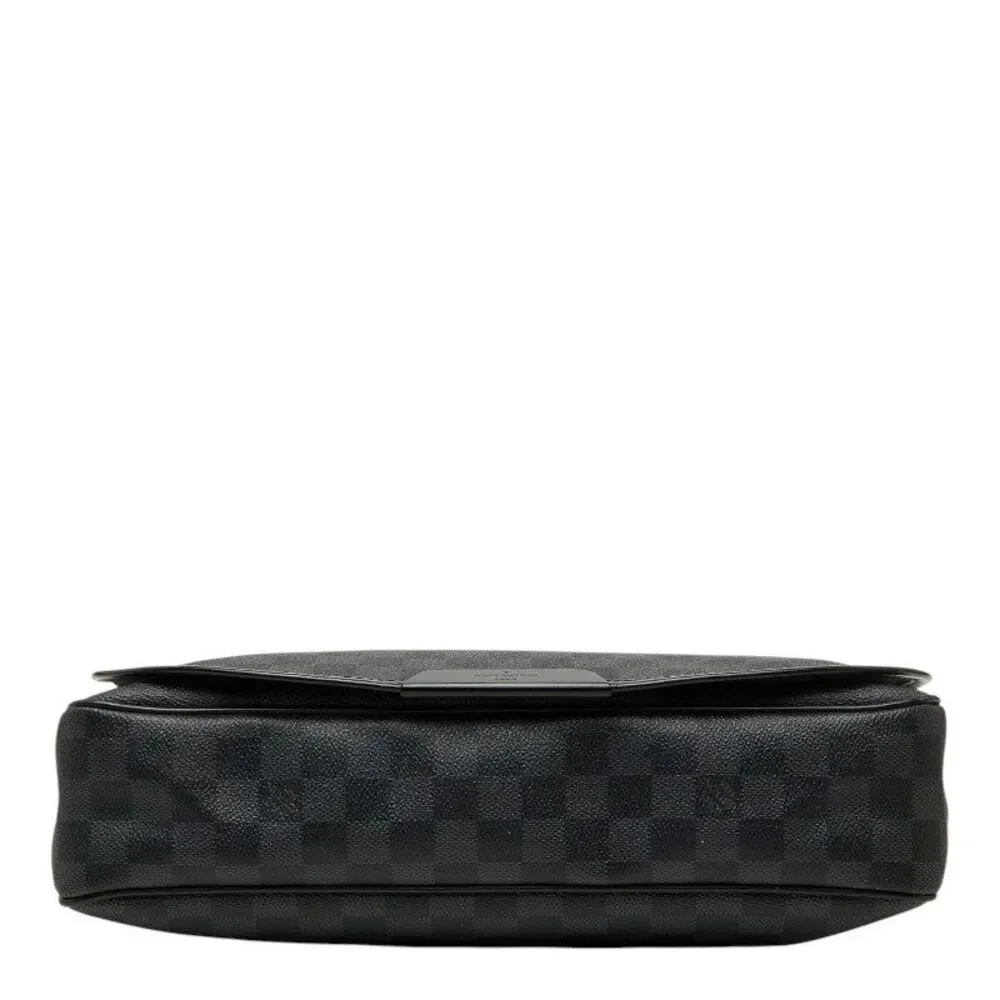 Louis Vuitton delivery duty